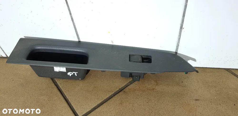 Isuzu D-Max II Przełącznik Szyb - 3