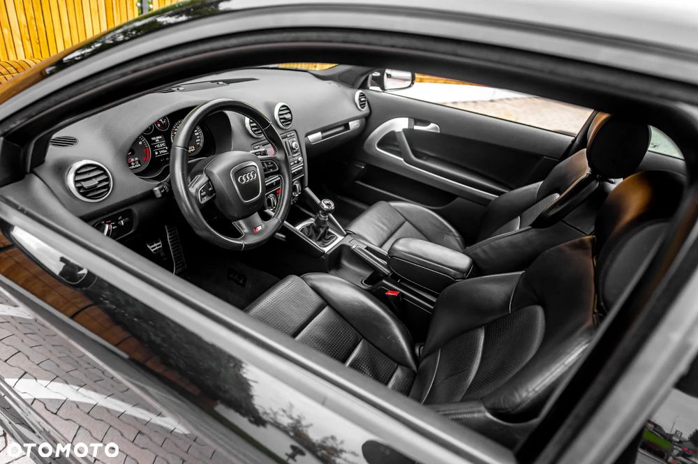 Audi S3 2.0T FSI Quattro - 19