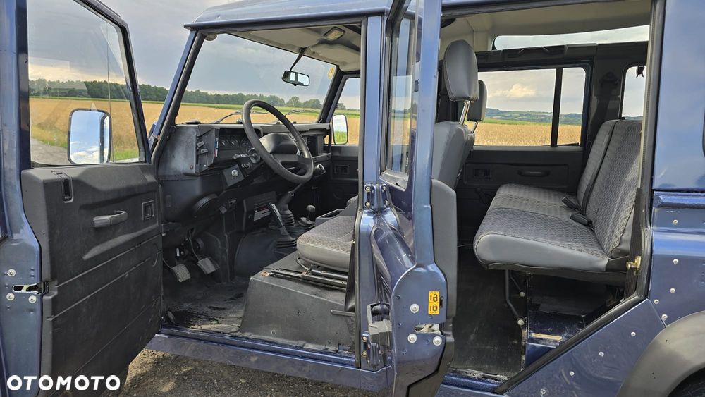 Land Rover Defender - 7