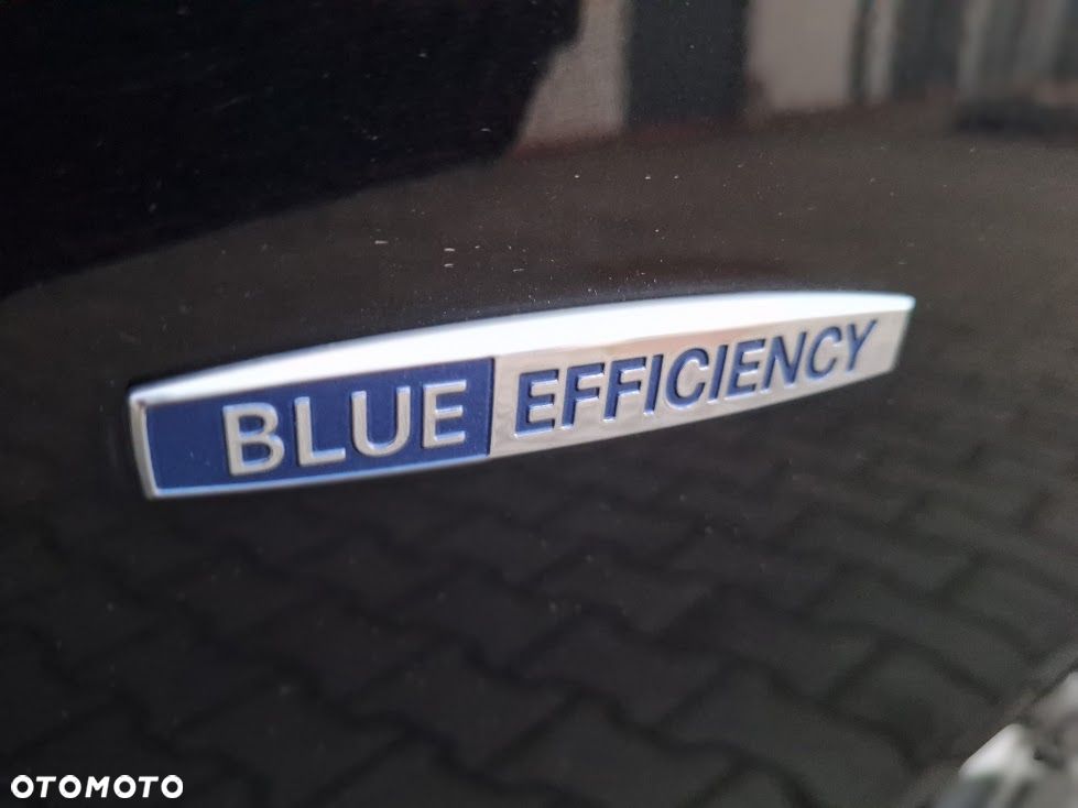 Mercedes-Benz Klasa E 200 CGI BlueEFFICIENCY 7G-TRONIC Avantgarde - 31