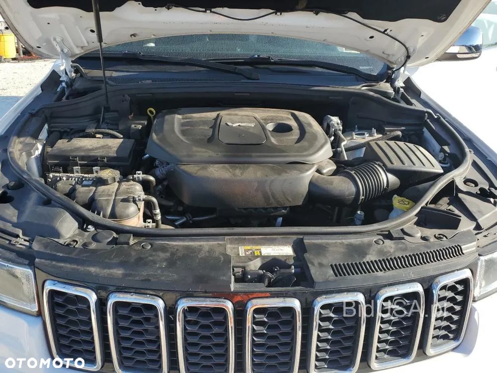 Jeep Grand Cherokee - 12