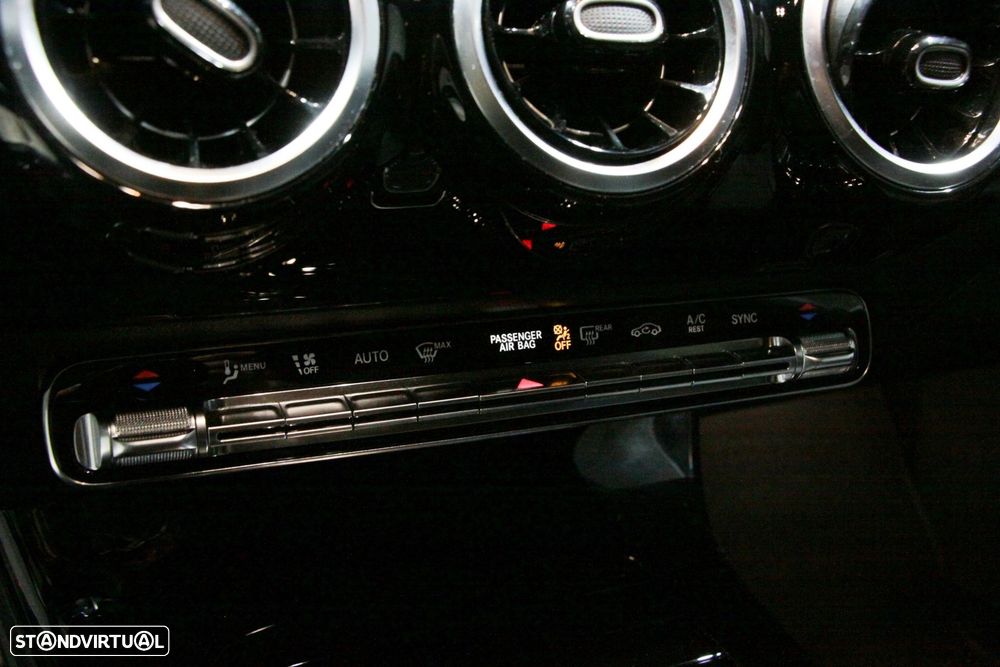 Mercedes-Benz CLA 180 d AMG Line - 19