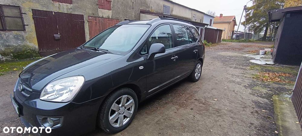 Kia Carens - 6