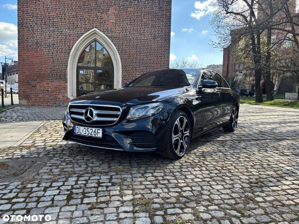 Mercedes-Benz Klasa E 220 d 4-Matic 9G-TRONIC - 33