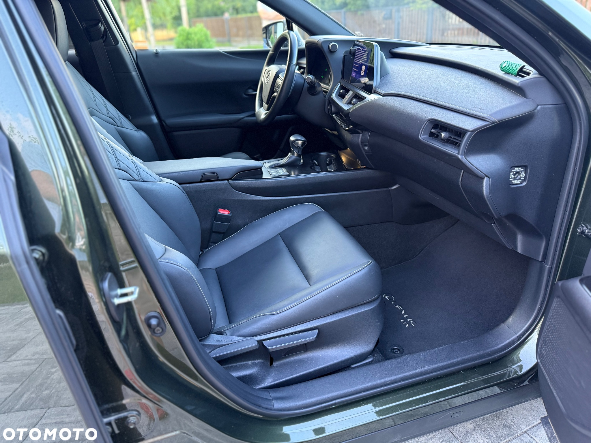 Lexus UX - 12
