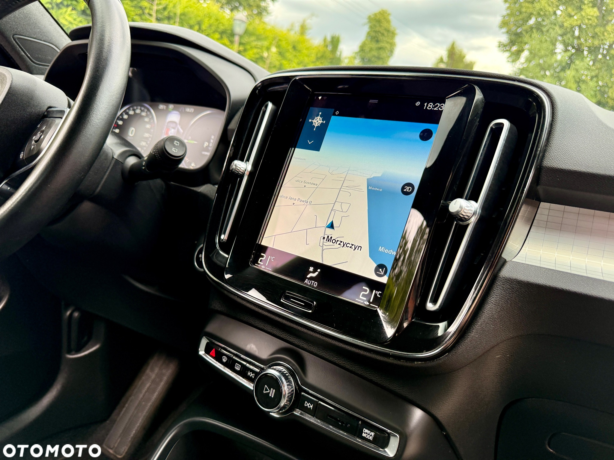 Volvo XC 40 T5 Plug-In Hybrid Momentum Pro - 17