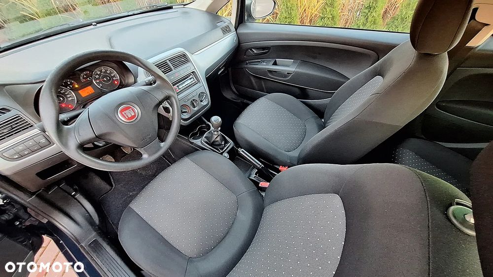 Fiat Grande Punto - 11