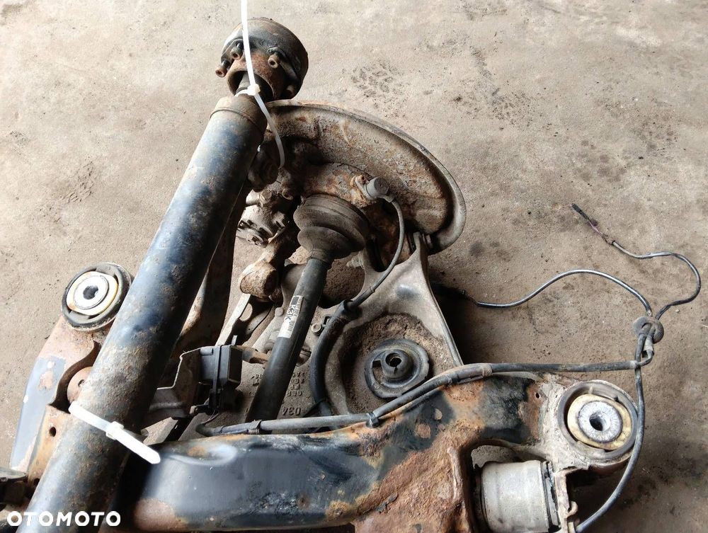 KOMPLETNE ZAWIESZENIE BELKA SANKI TYŁ QUATTRO DYFER WAŁ AUDI A4 B6 2.5 TDI - 4