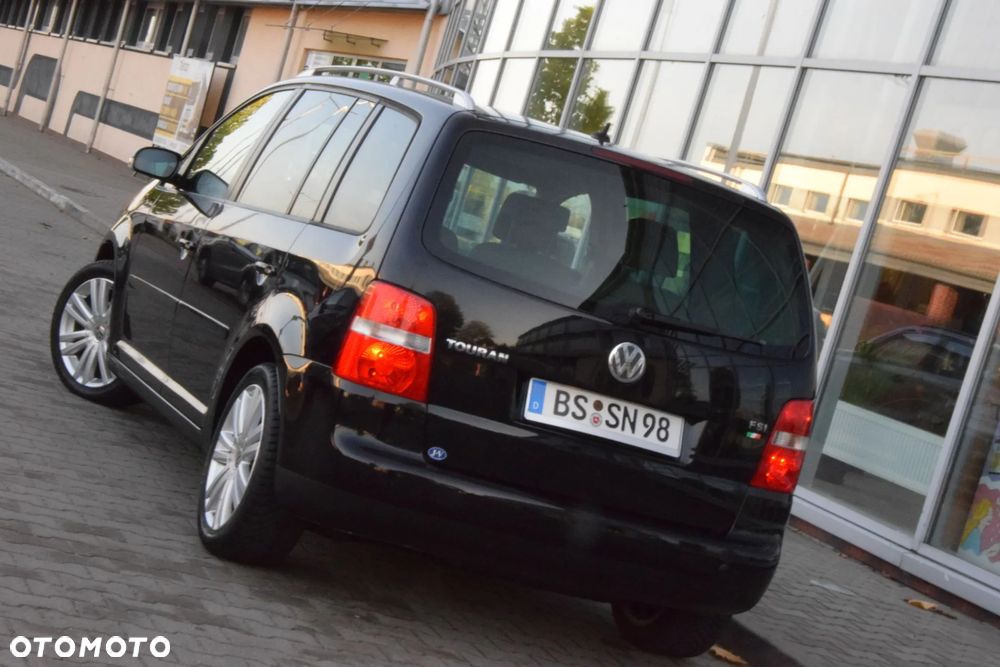 Volkswagen Touran - 11