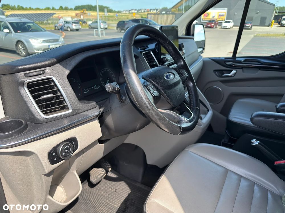 Ford Tourneo Custom - 10