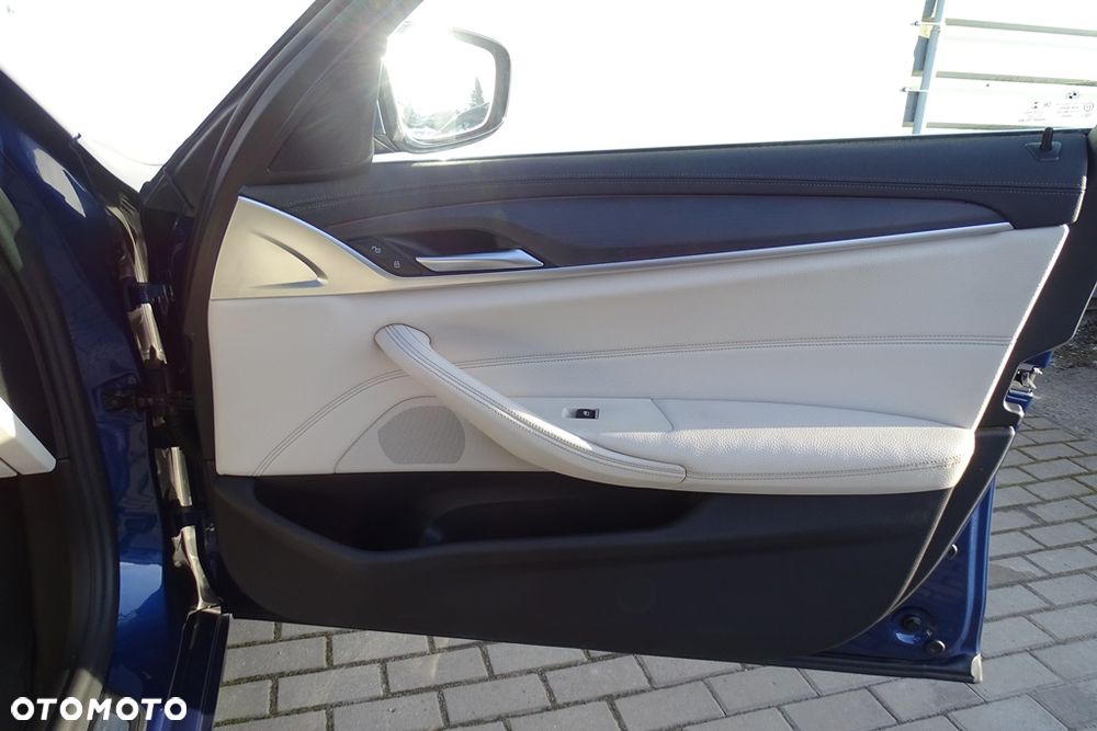 BMW Seria 5 520d Luxury Line - 30