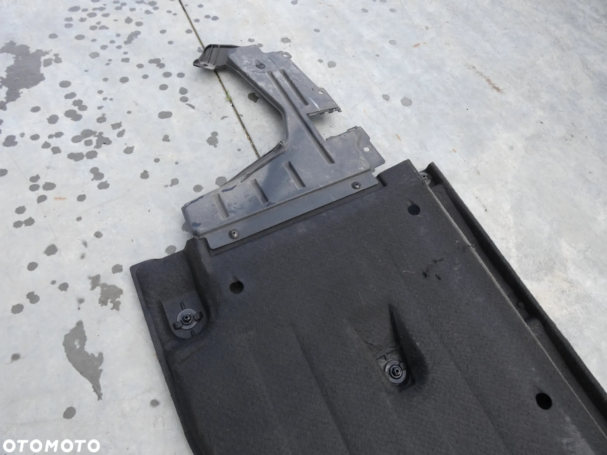AUDI Q3 8U OSŁONA PODWOZIA PRAWA PŁYTA PODŁOGI 8U0825208 D92 - 11