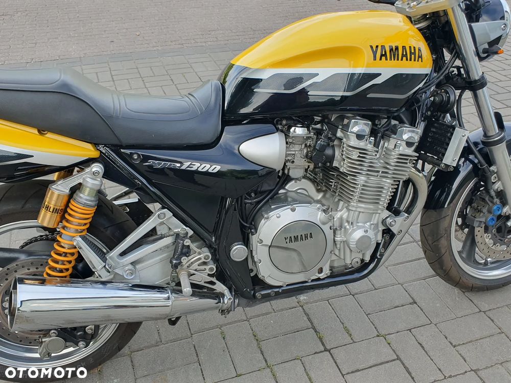 Yamaha XJR - 18