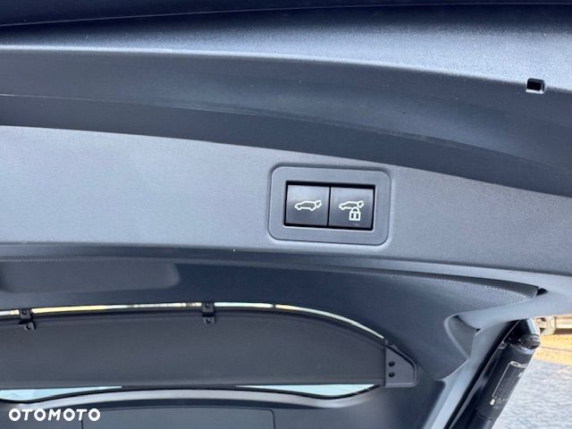 Toyota Corolla 1.8 Hybrid Style - 17