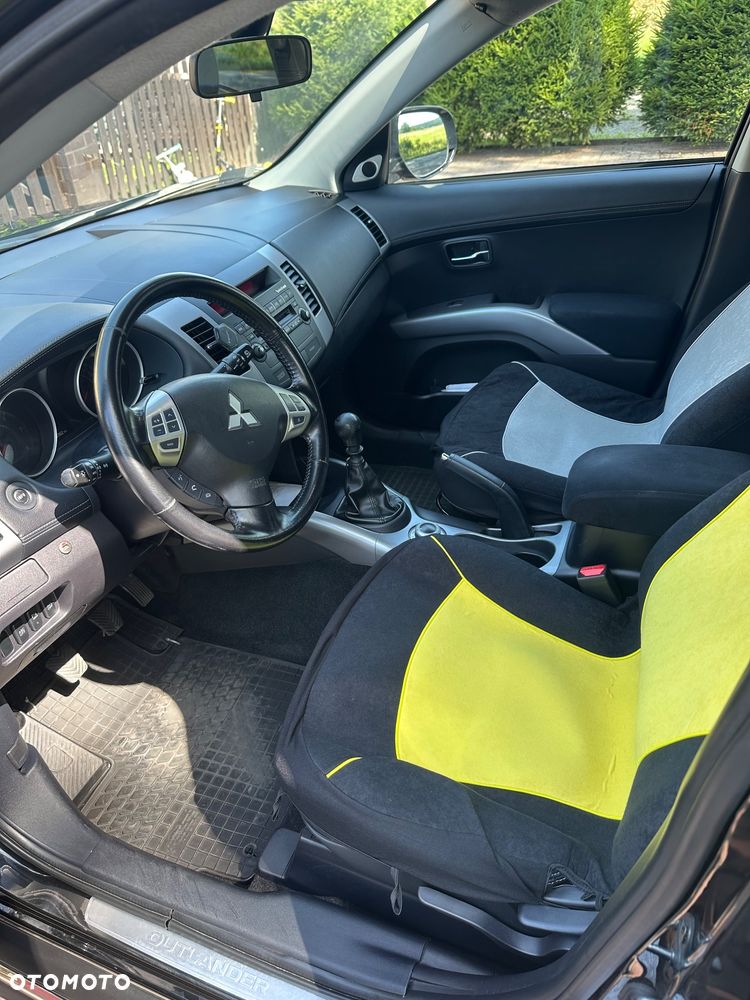 Mitsubishi Outlander 2.0 DID Intense + - 22