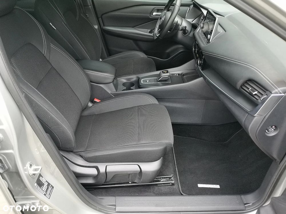 Nissan Qashqai 1.3 DIG-T N-Connecta DCT - 25