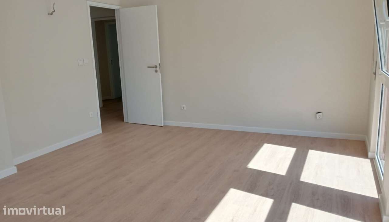 Venda de Apartamento T3 Totalmente Remodelado, Sta Maria Maior, Viana - Grande imagem: 4/18