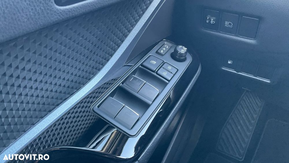 Toyota C-HR 1.8 HSD 4x2 CVT C-ult - 32