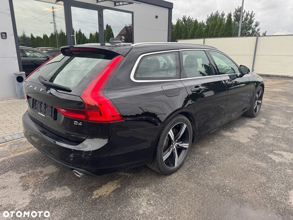 Volvo V90 D4 Geartronic Momentum Pro - 4