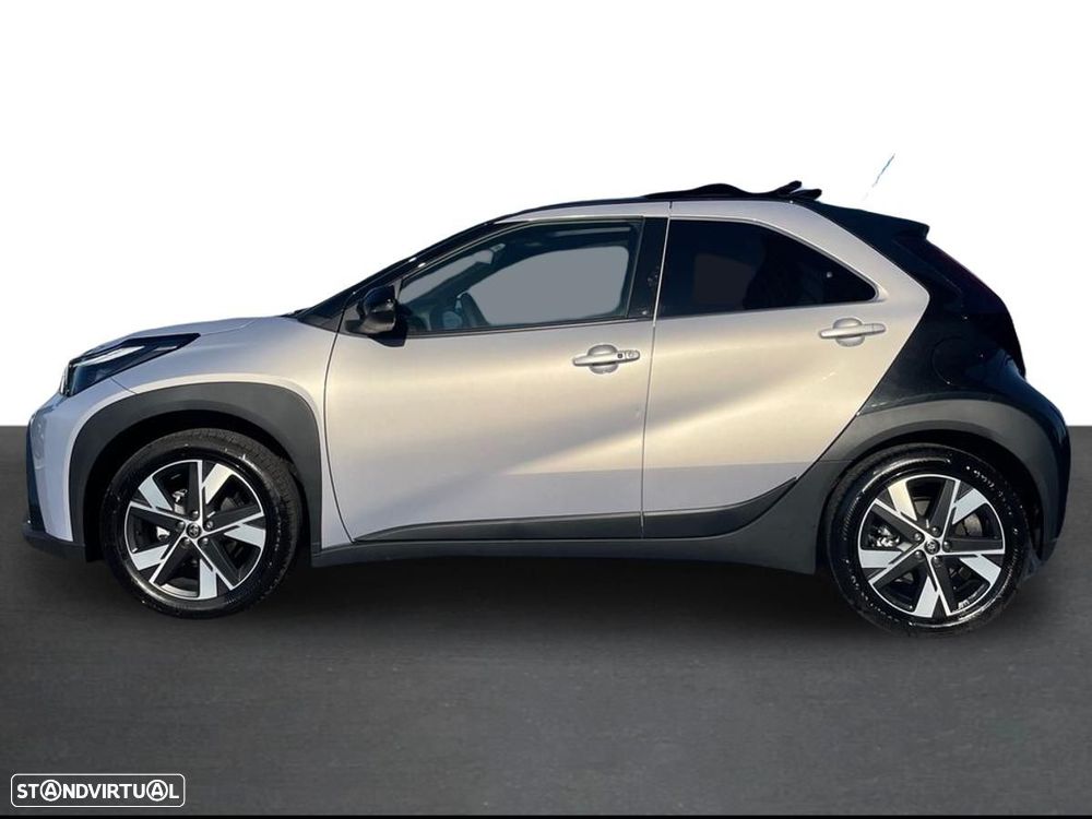 Toyota Aygo X 1.5 Hybrid Envy — photo 3