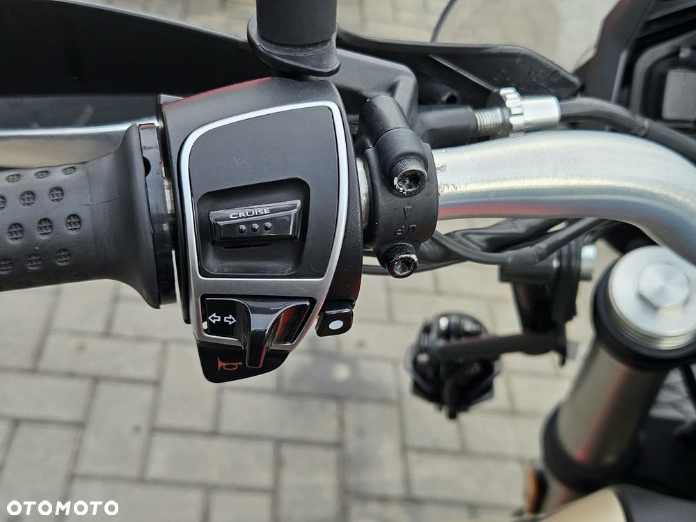 Moto Guzzi V85 - 18