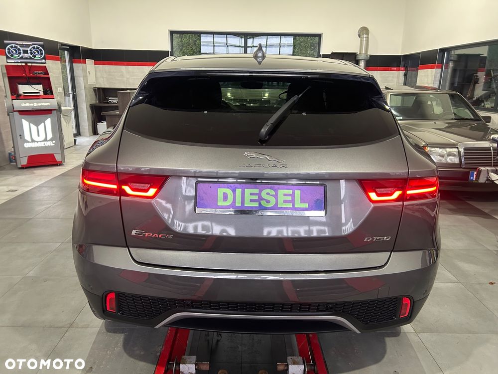 Jaguar E-Pace D150 R-Dynamic - 22