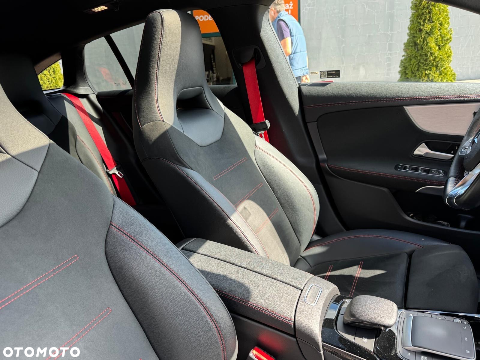 Mercedes-Benz CLA AMG 45 S 4-Matic 8G-DCT - 24