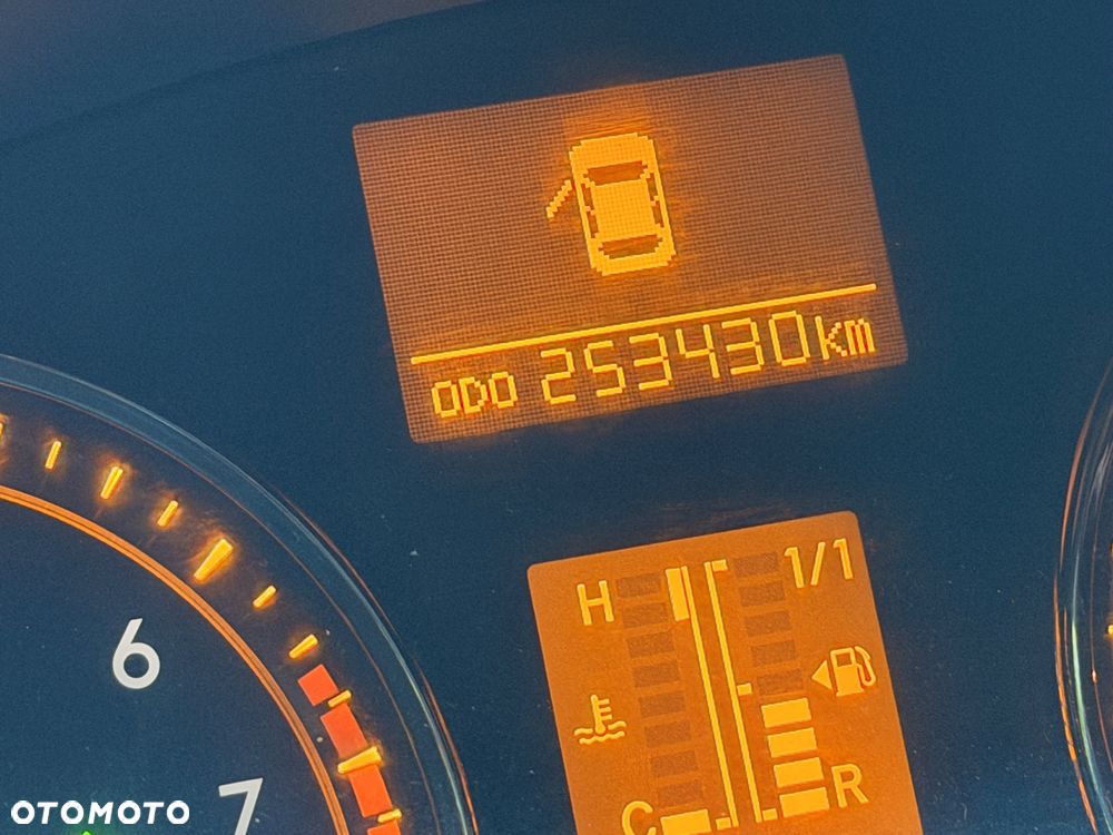 Toyota Avensis 1.8 Luna - 6