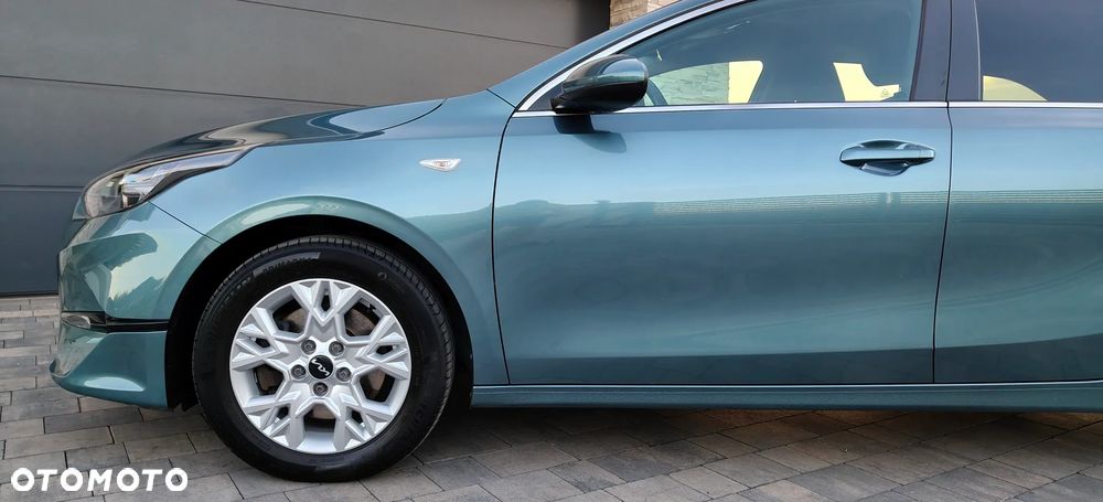 Kia Ceed ver-1-6-crdi-mhev-business-line - 13