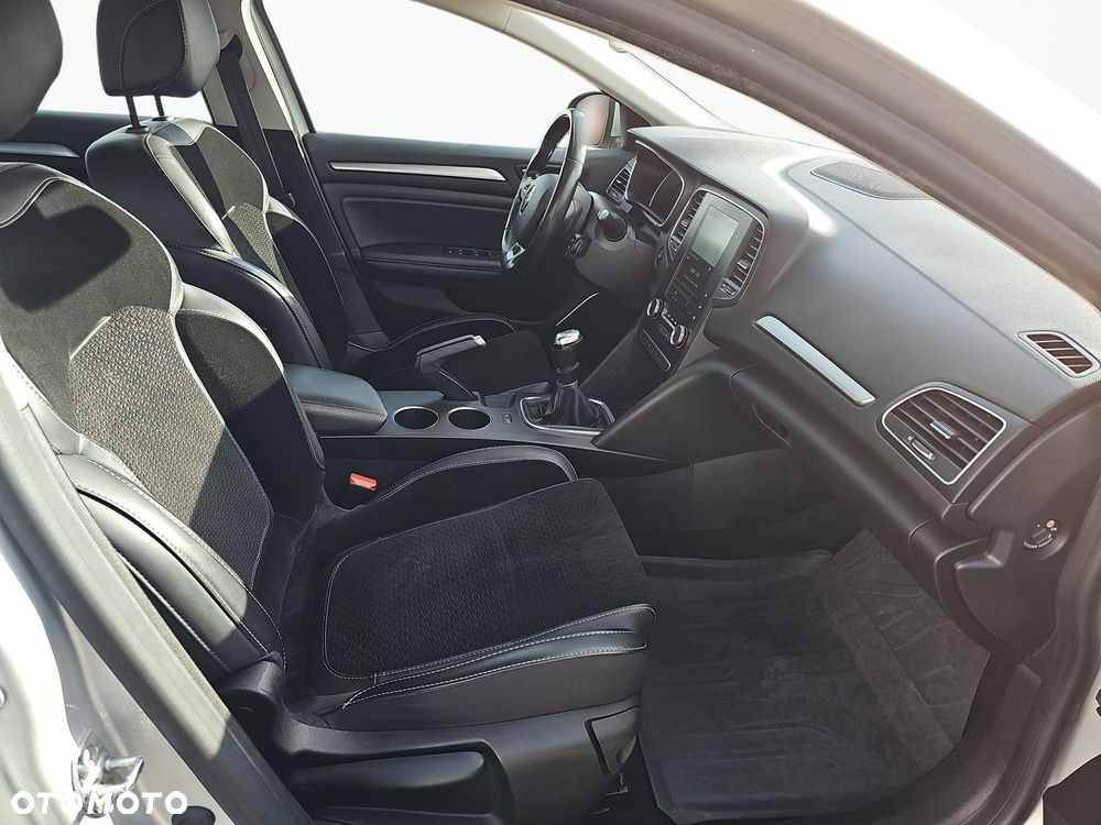 Renault Megane 1.5 Blue dCi Intens - 16