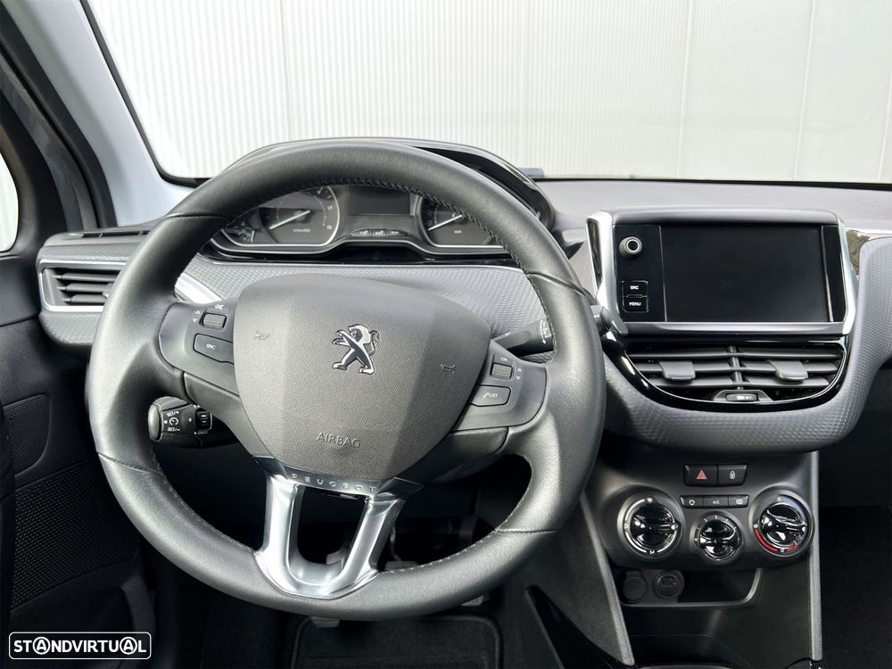 Peugeot 2008 1.5 BlueHDi Style - 16