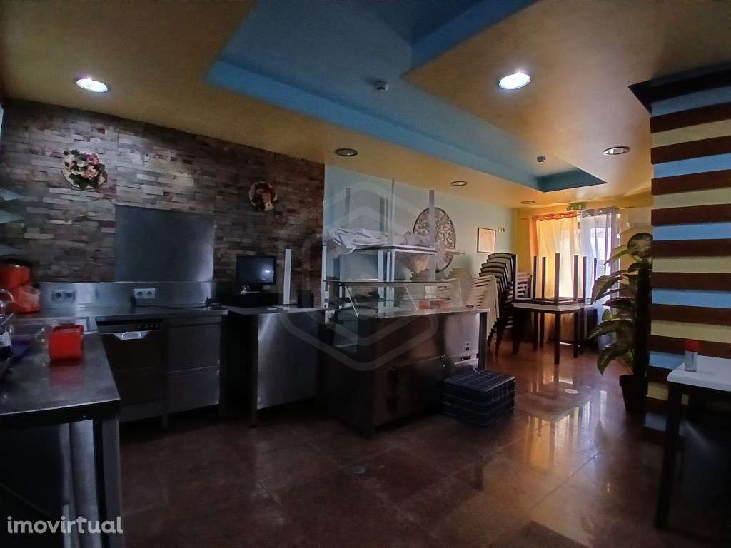 Edifício comercial e residencial no centro pombalino de Vila Real d... - Grande imagem: 4/46