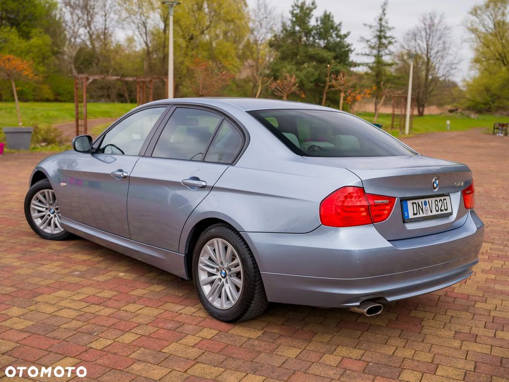 BMW Seria 3 318i Edition Exclusive - 18