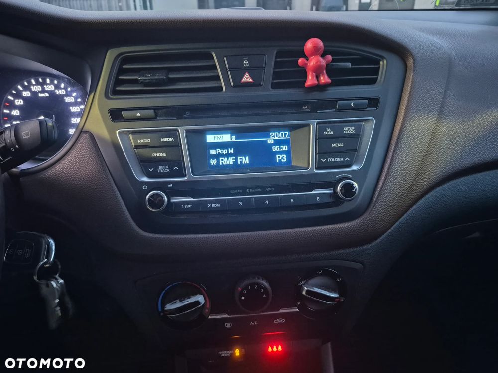 Hyundai i20 1.1 CRDi - 17