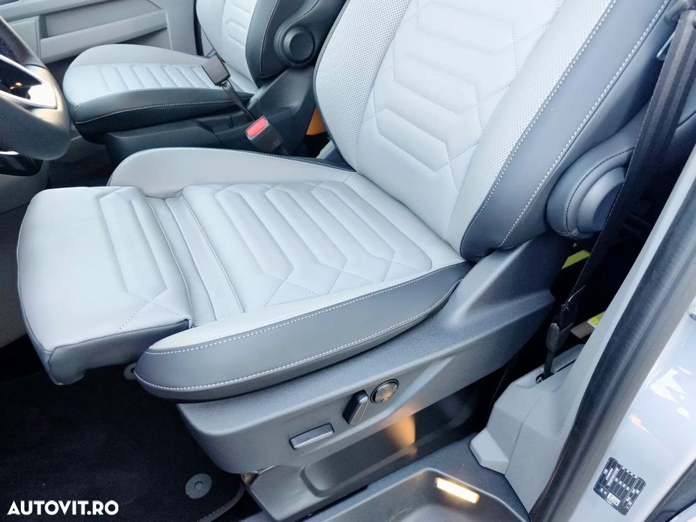 Ford Tourneo Custom - 13