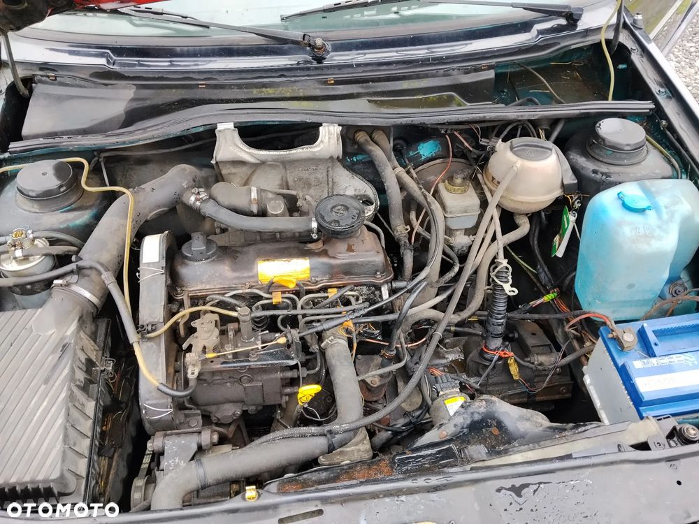 Volkswagen Golf 1.6 GL D - 7