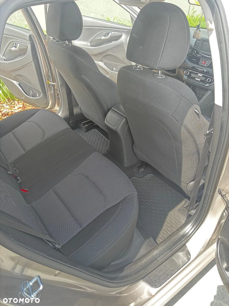 Hyundai i30 1.4 Classic + - 12