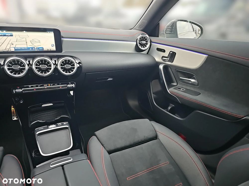 Mercedes-Benz CLA 200 7G-DCT AMG Line Advanced Plus - 17