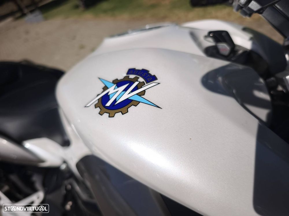 MV Agusta Stradale 800 - 14