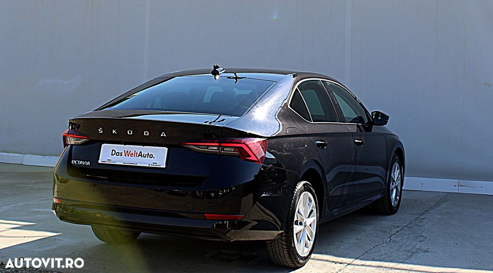 Skoda Octavia 2.0 TDI DSG Style - 32