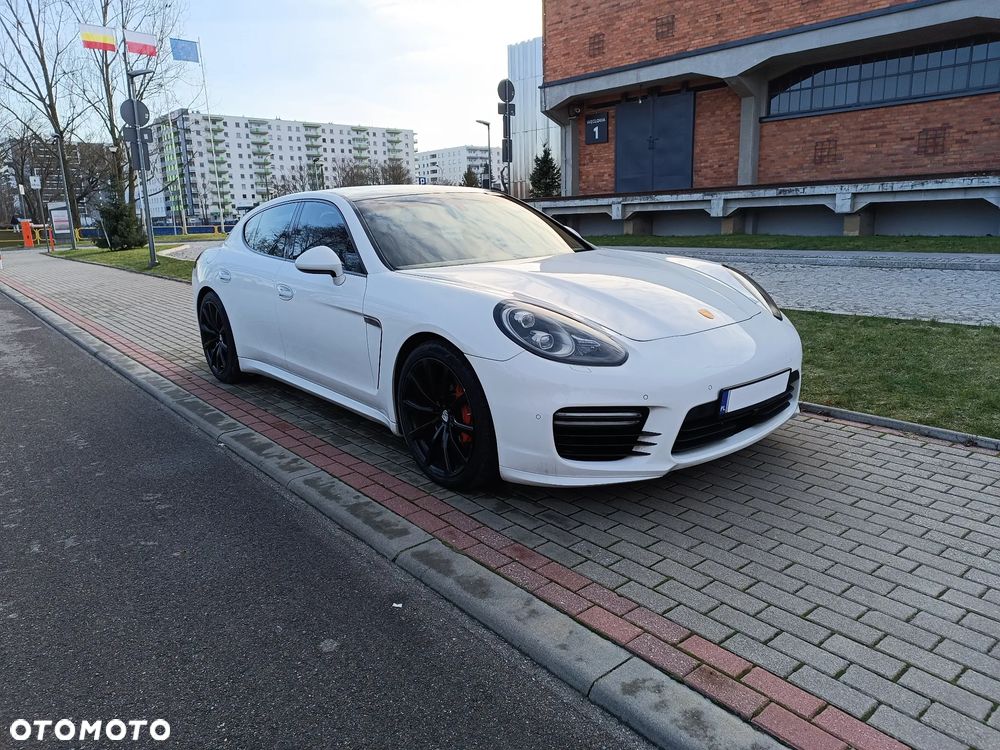 Porsche Panamera 4 PDK Edition - 9