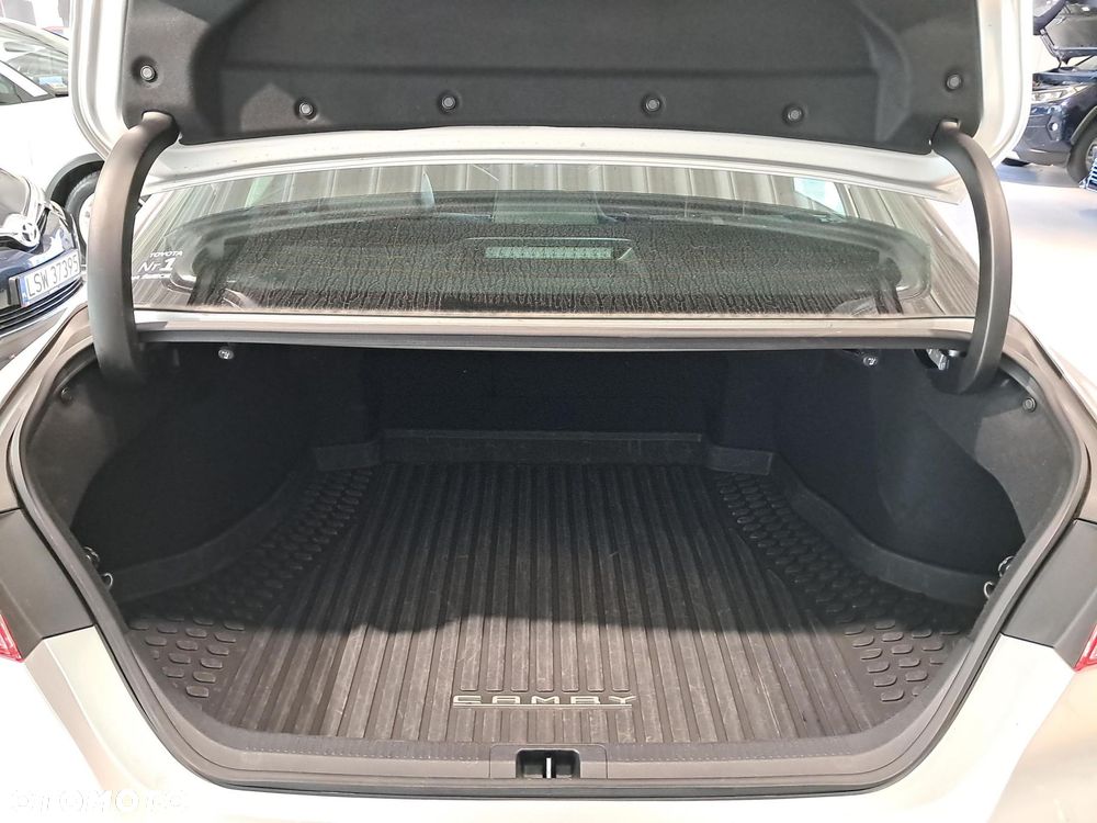Toyota Camry 2.5 Hybrid Executive CVT - 11