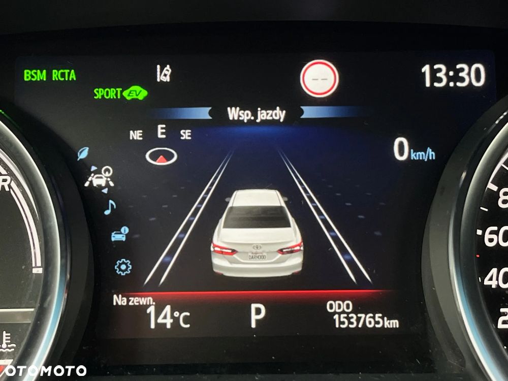 Toyota Camry 2.5 Hybrid Executive CVT - 22
