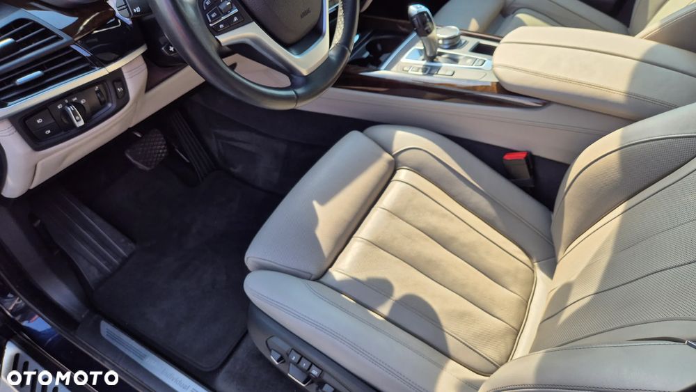 BMW X5 3.5i xDrive - 14