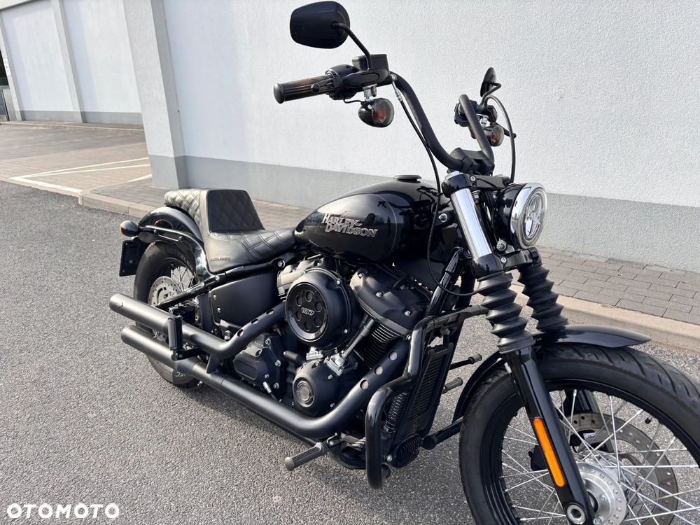 Harley-Davidson Softail Street Bob - 10