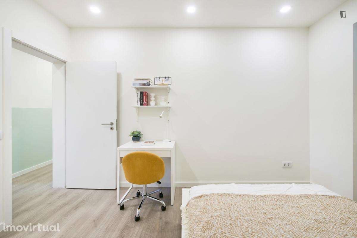 Quarto - localizado em Roma-Areeiro Lisbon - Grande imagem: 5/34