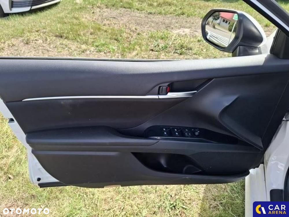 Toyota Camry - 20