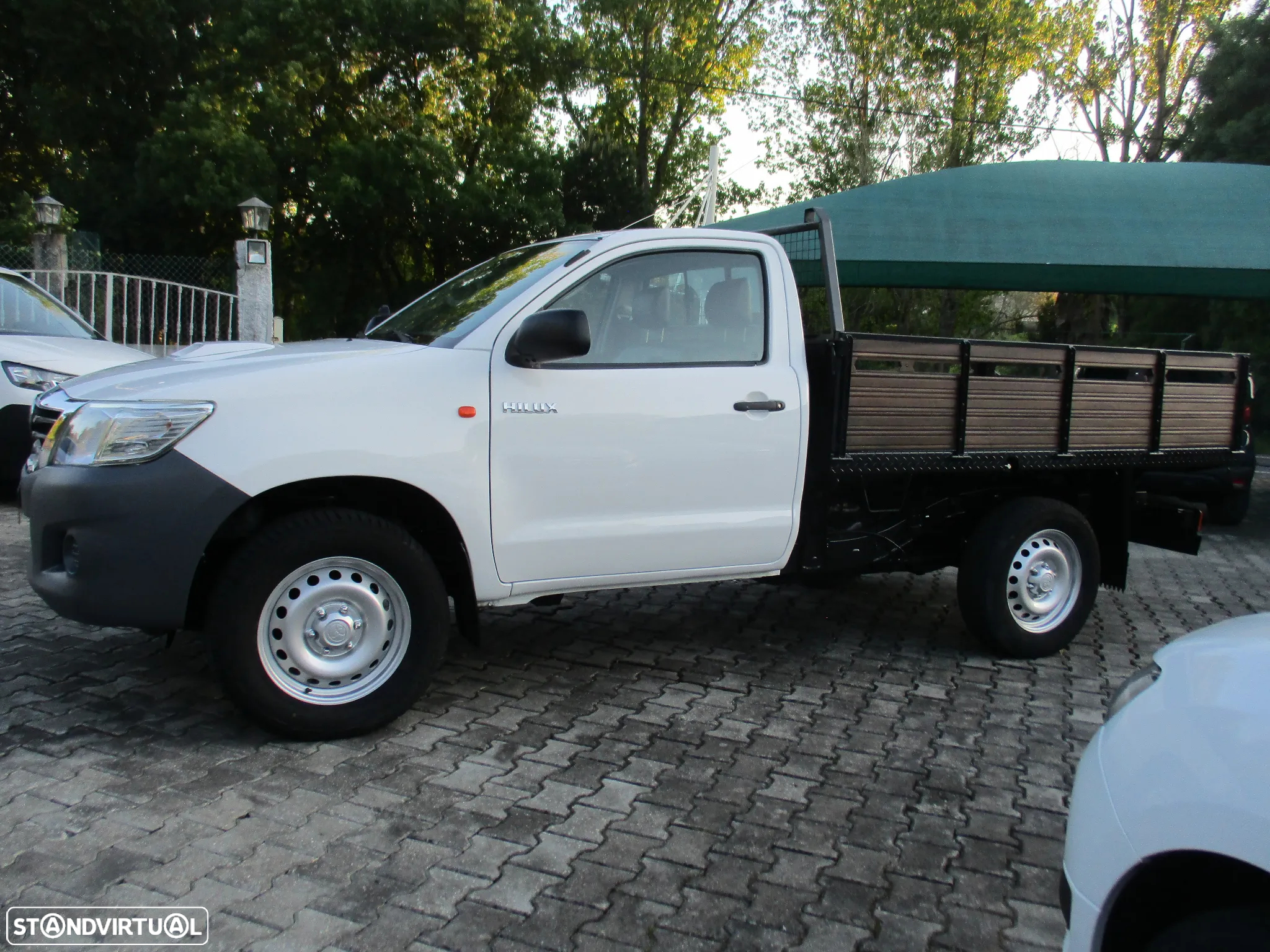 Toyota HILUX - 11