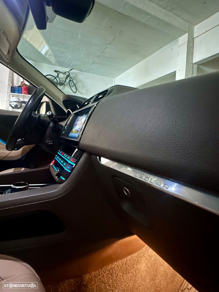 Jaguar F-Pace 20d AWD Aut. Prestige - 22