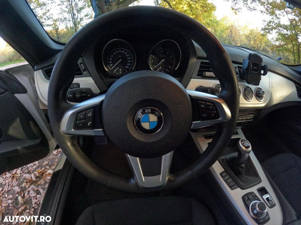 BMW Z4 sDrive20i - 8